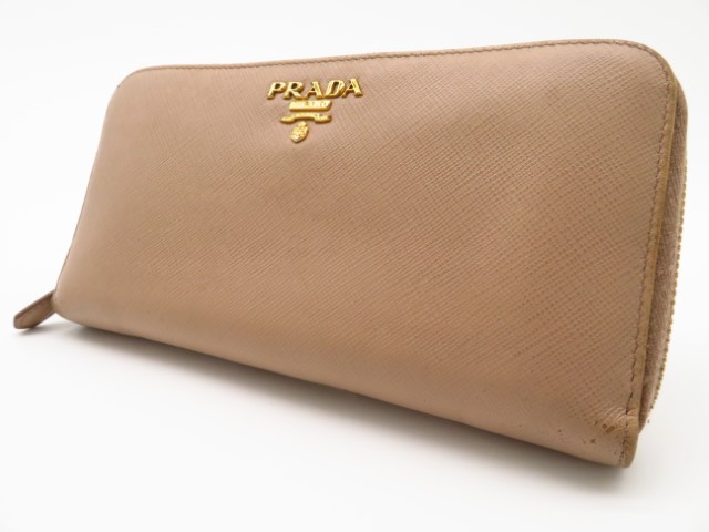 プラダ　財布